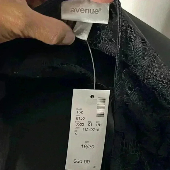 Avenue Lace Floral Black Multi Color Midi Dress NWT Size 2X. 18/20 - Picture 6 of 8